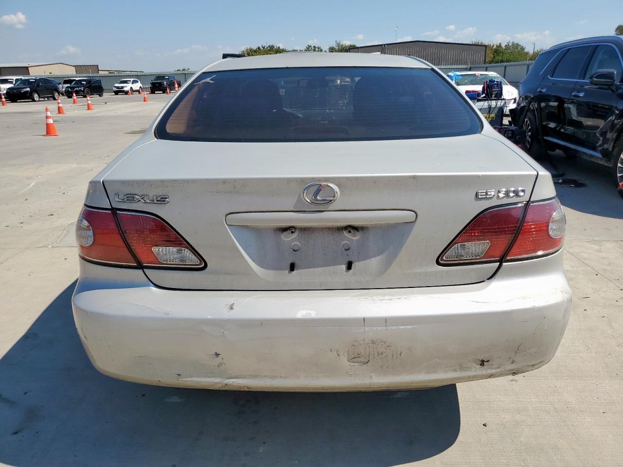 2002 Lexus Es 300 VIN: JTHBF30G225017120 Lot: 84926755