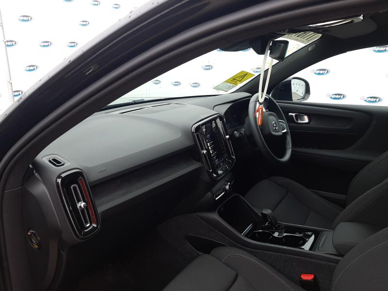 2024 VOLVO XC40 CORE RECHARGE EV 