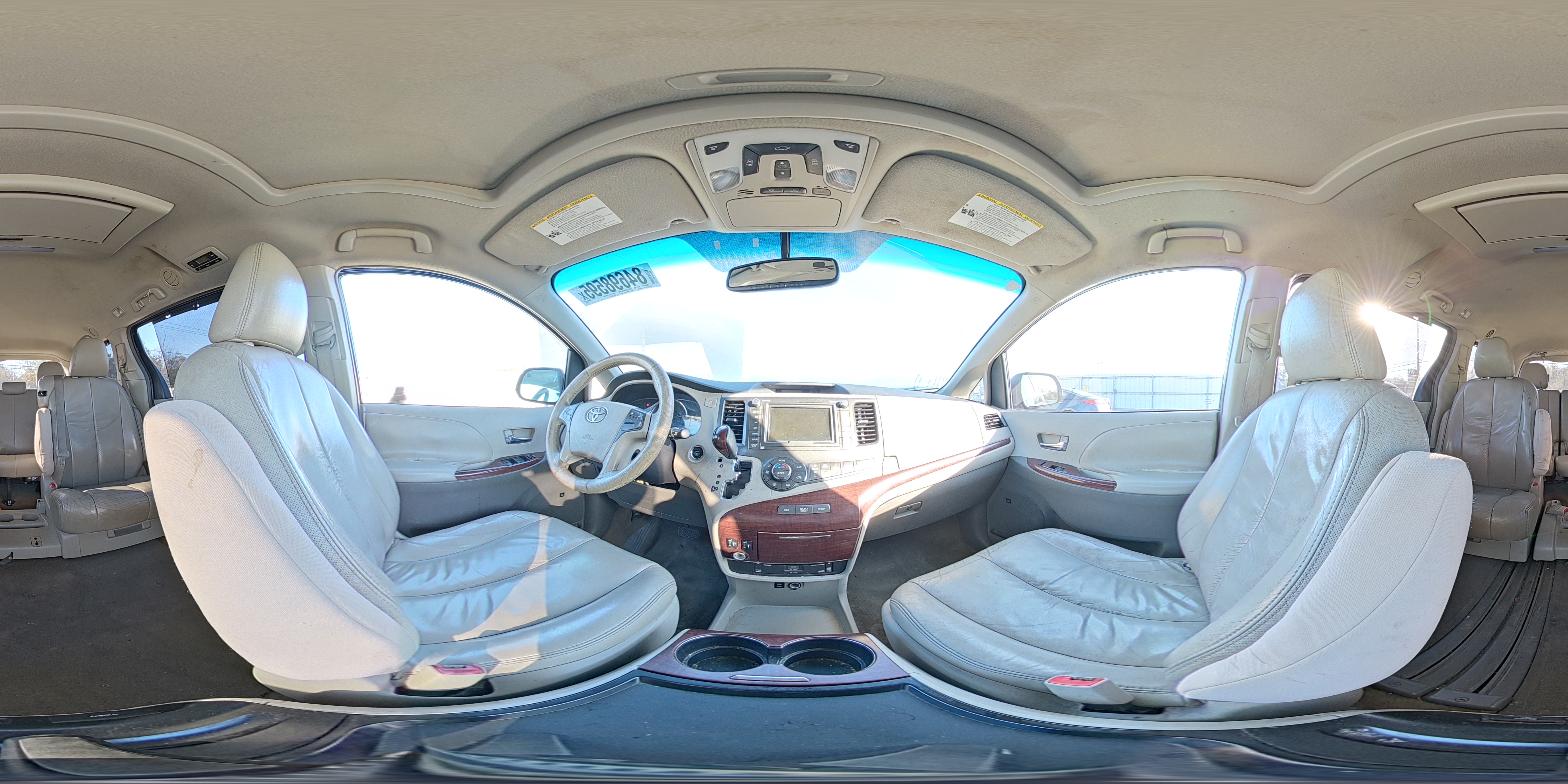 2011 Toyota Sienna Xle VIN: 5TDYK3DCXBS134677 Lot: 84698595