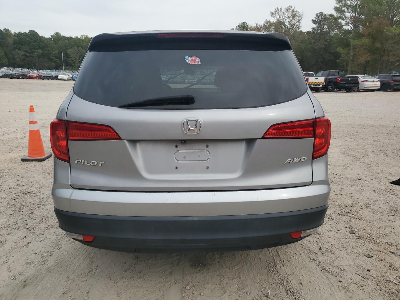 2017 Honda Pilot Lx VIN: 5FNYF6H18HB059876 Lot: 82360215