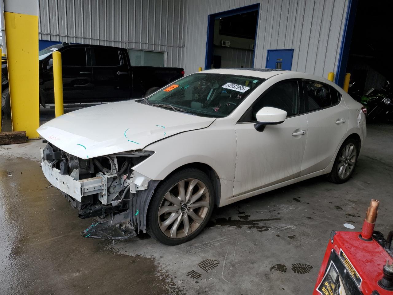 MAZDA 3 2014. Lot# 85932995. VIN JM1BM1W39E1180505. Photo 1