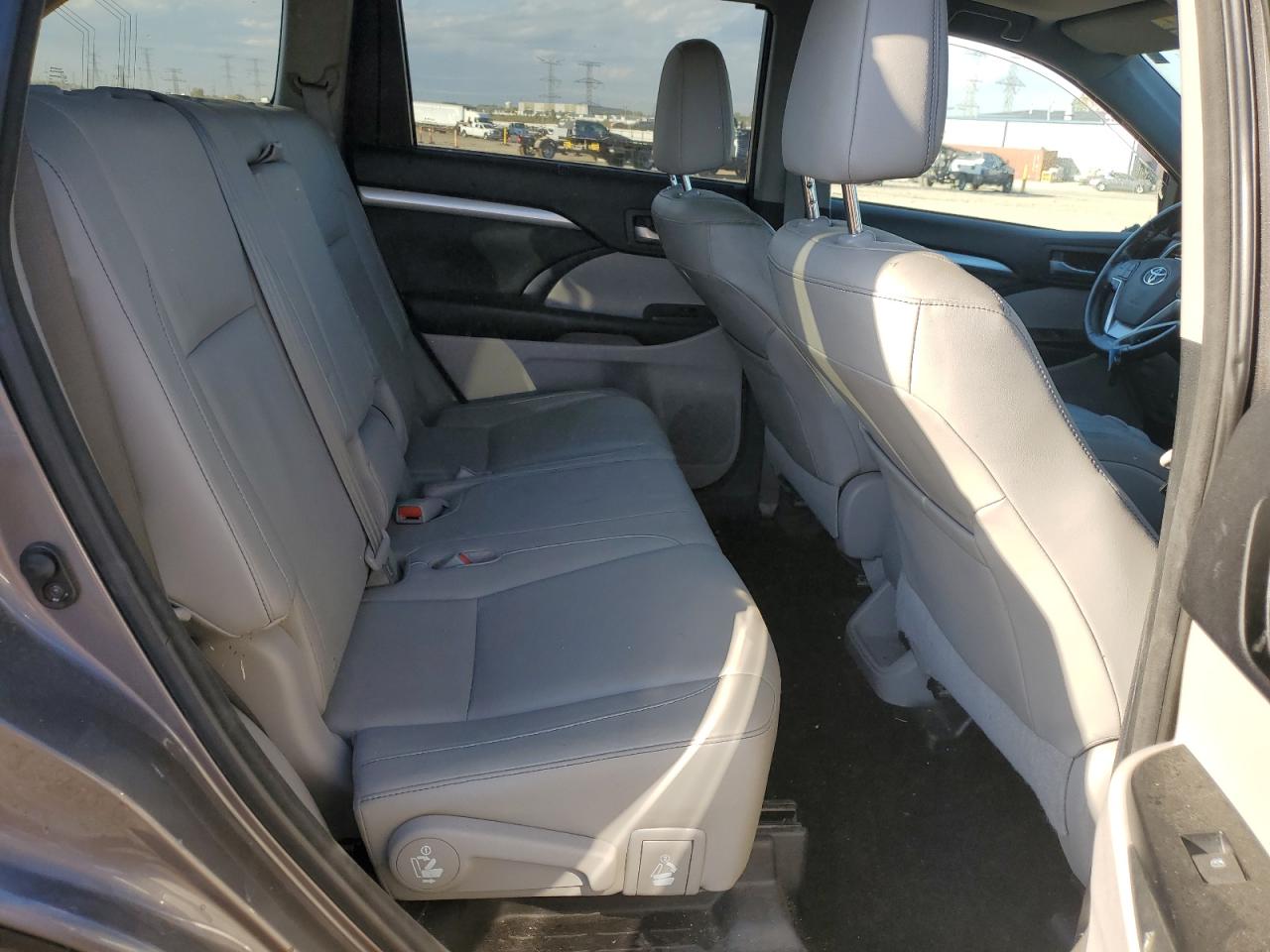 2015 Toyota Highlander Xle VIN: 5TDJKRFH2FS163528 Lot: 85159345