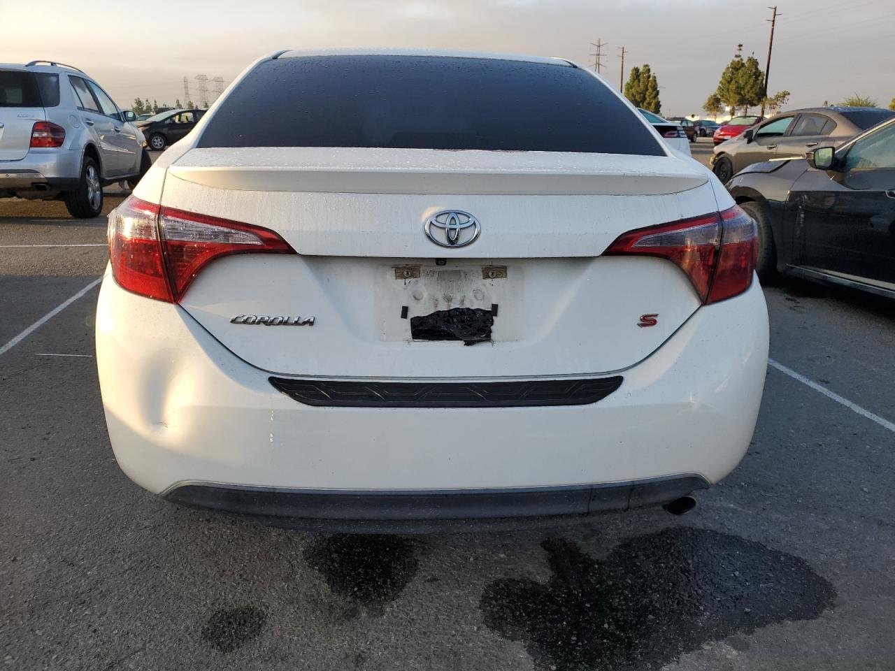 2015 Toyota Corolla L VIN: 5YFBURHE6FP226558 Lot: 84894285