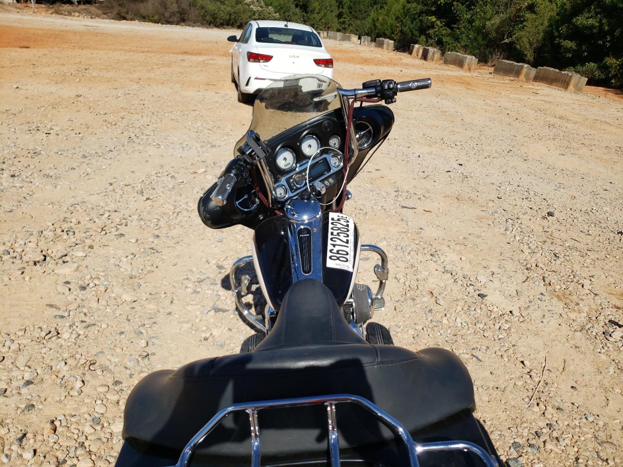 2011 Harley-Davidson Flhx VIN: 1HD1KBM16BB605854 Lot: 86125825