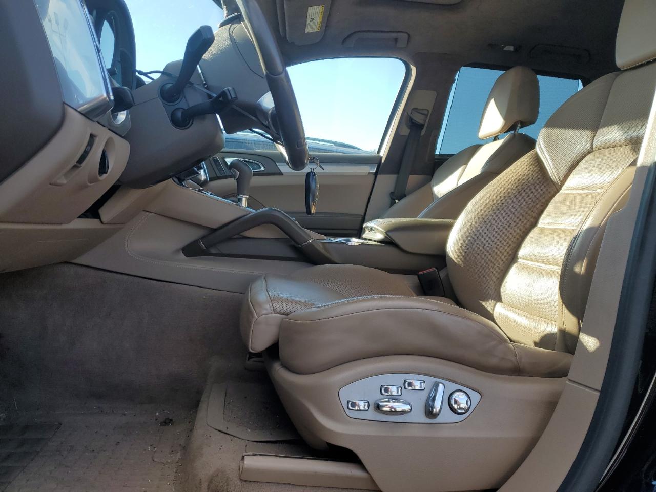 2013 Porsche Cayenne Turbo VIN: WP1AC2A27DLA92329 Lot: 85475475