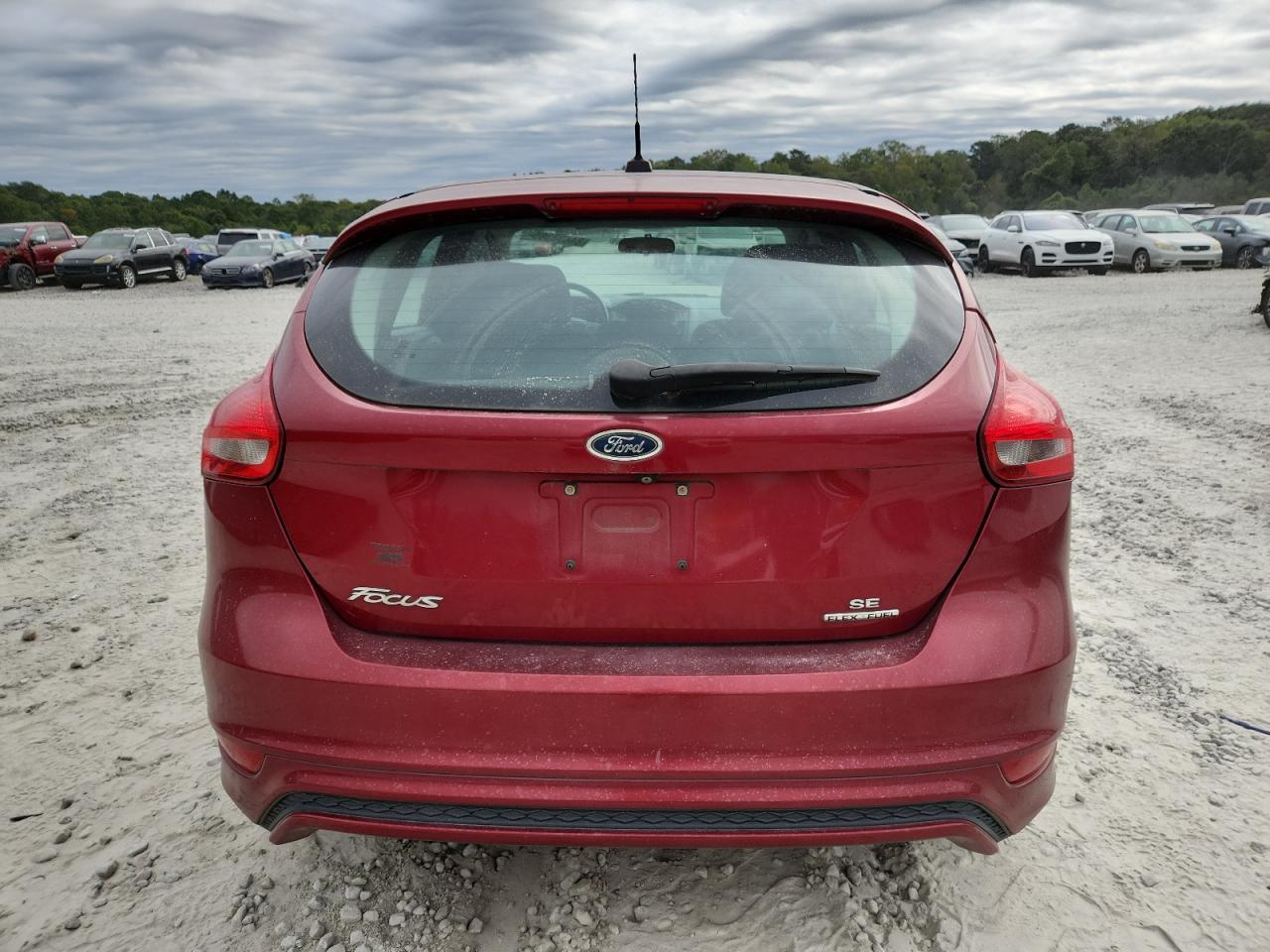2015 Ford Focus Se VIN: 1FADP3K24FL333215 Lot: 84633365