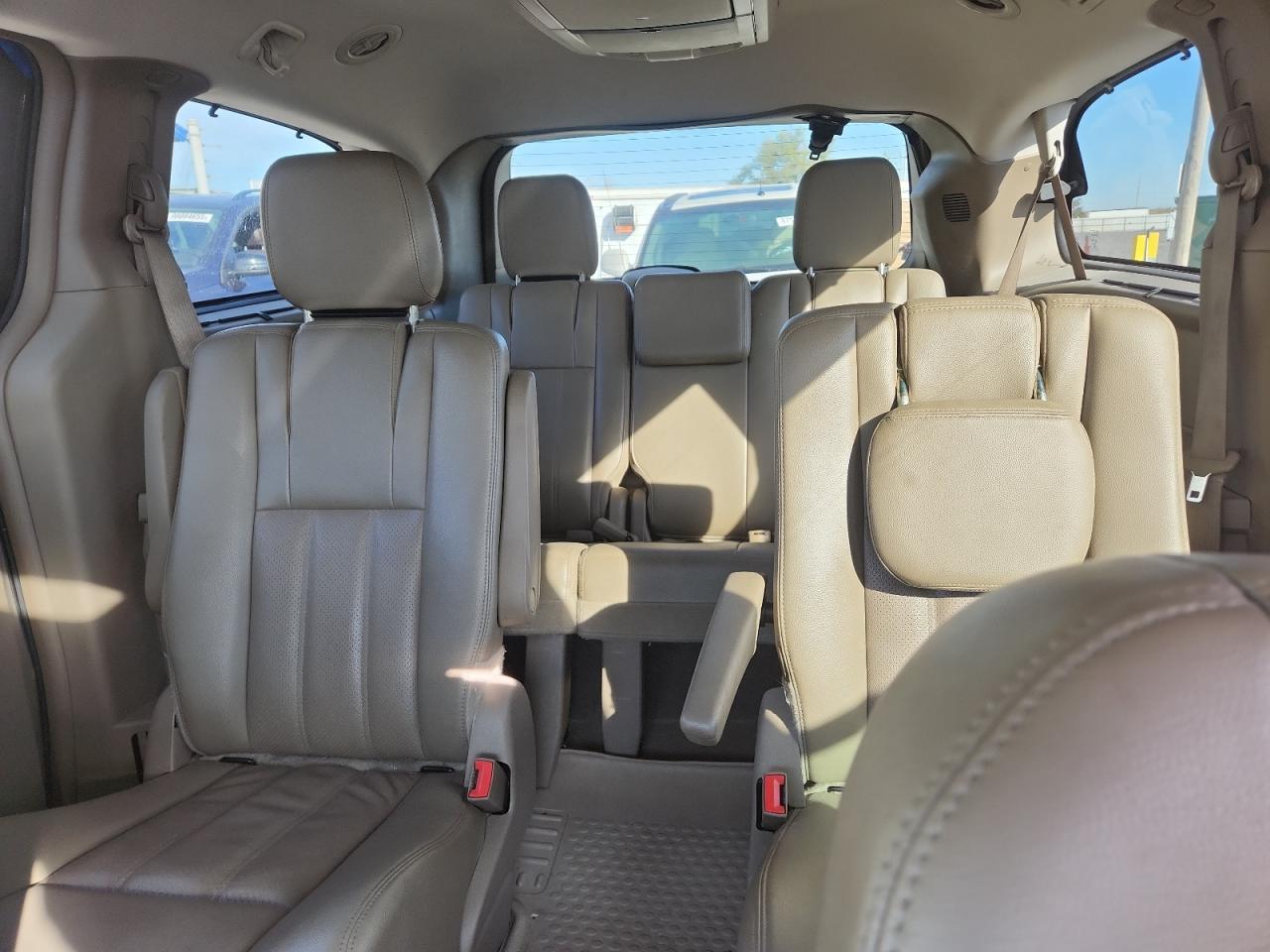 2014 Chrysler Town & Country Touring L VIN: 2C4RC1CG5ER312776 Lot: 90029755