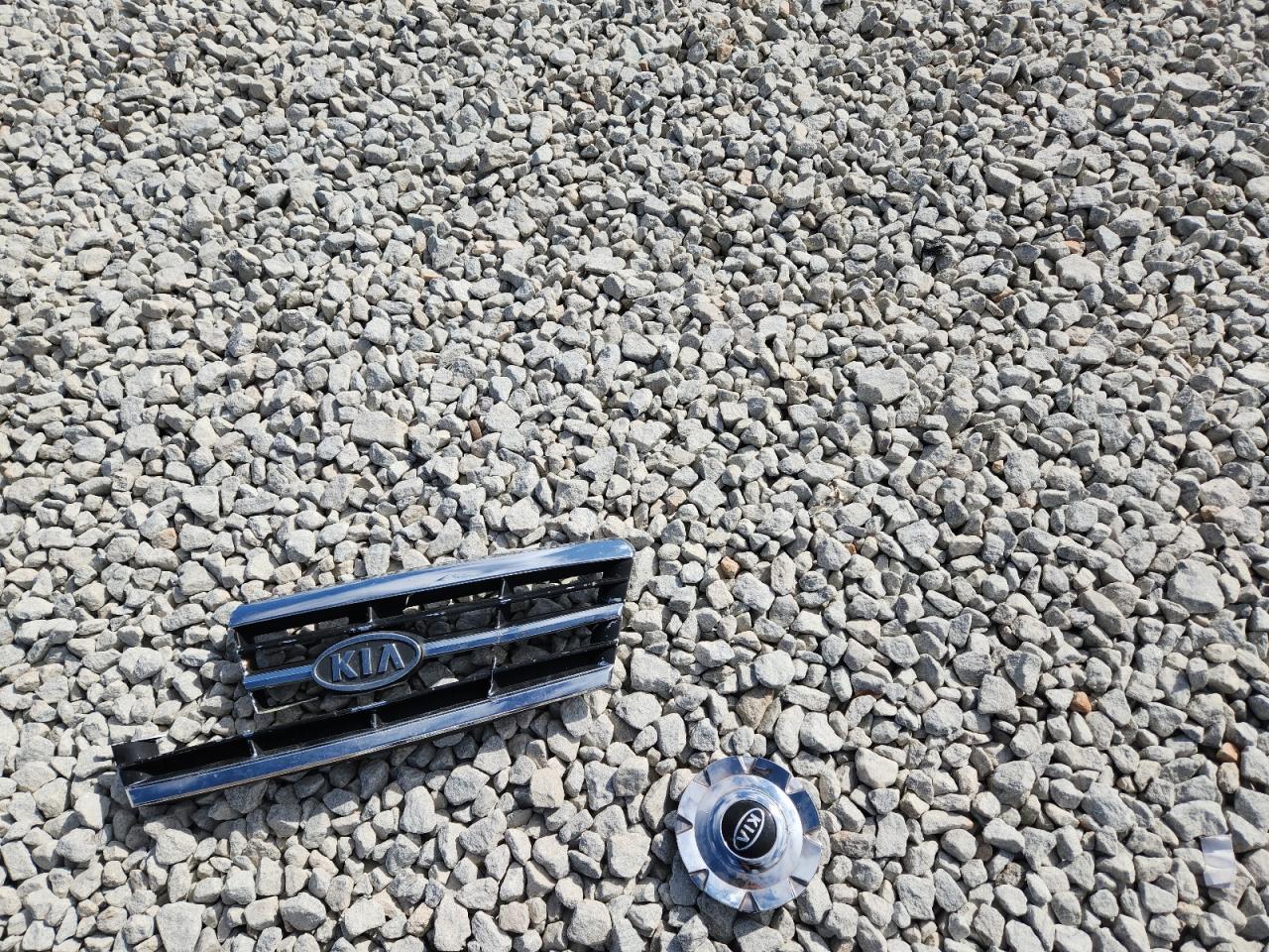 2004 Kia Optima Lx VIN: KNAGD128945318409 Lot: 85505465