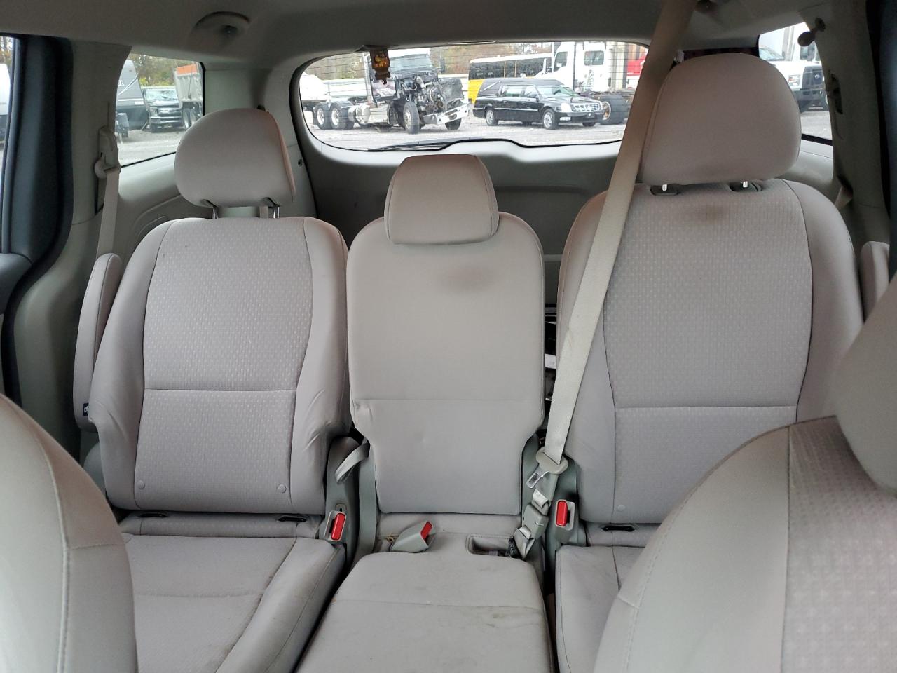 2016 Kia Sedona Lx VIN: KNDMB5C19G6103521 Lot: 82517915