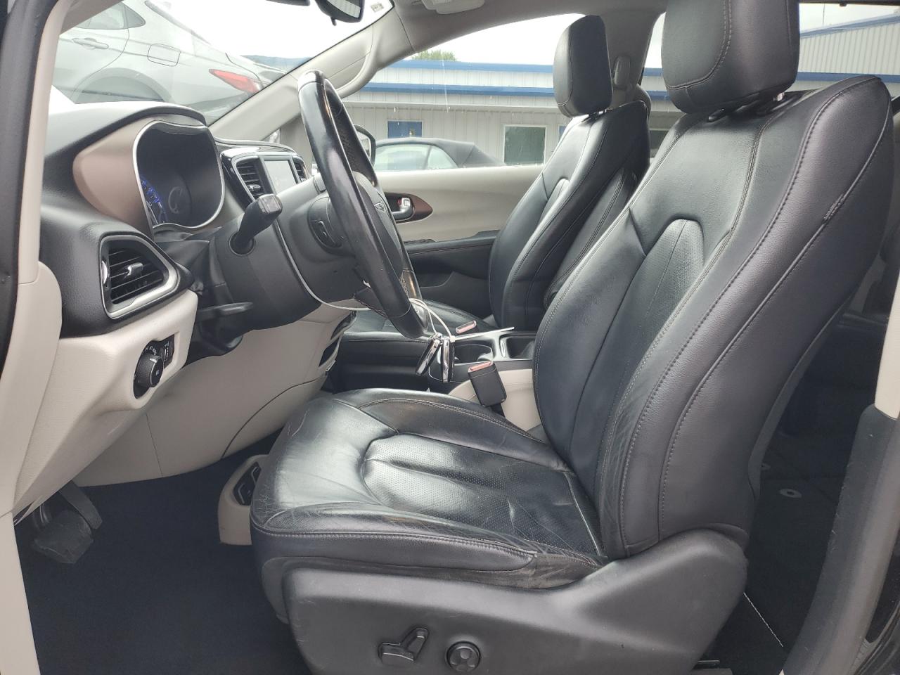 2018 Chrysler Pacifica Touring L VIN: 2C4RC1BG6JR119290 Lot: 85492175