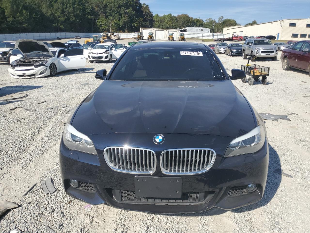 Фото: WBAFR9C51CC271502