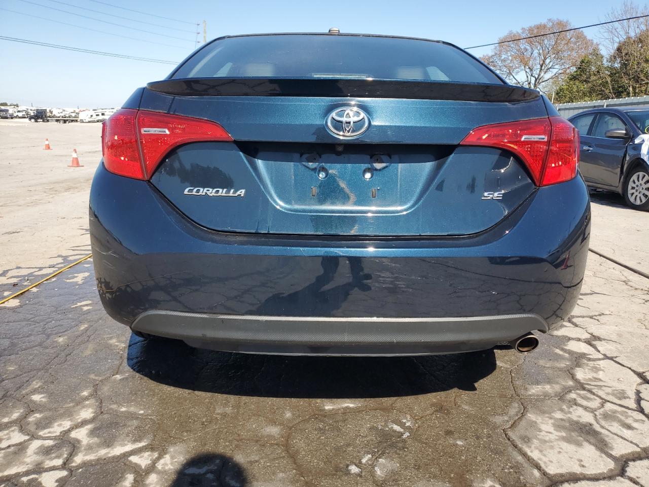 2018 Toyota Corolla L VIN: 2T1BURHE0JC975073 Lot: 85899855