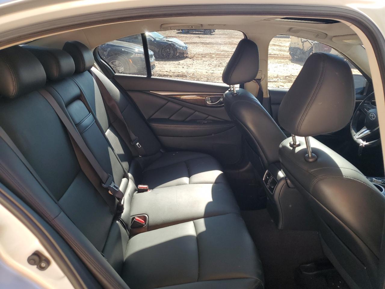 2018 Infiniti Q50 Luxe VIN: JN1EV7AR0JM437510 Lot: 90907635