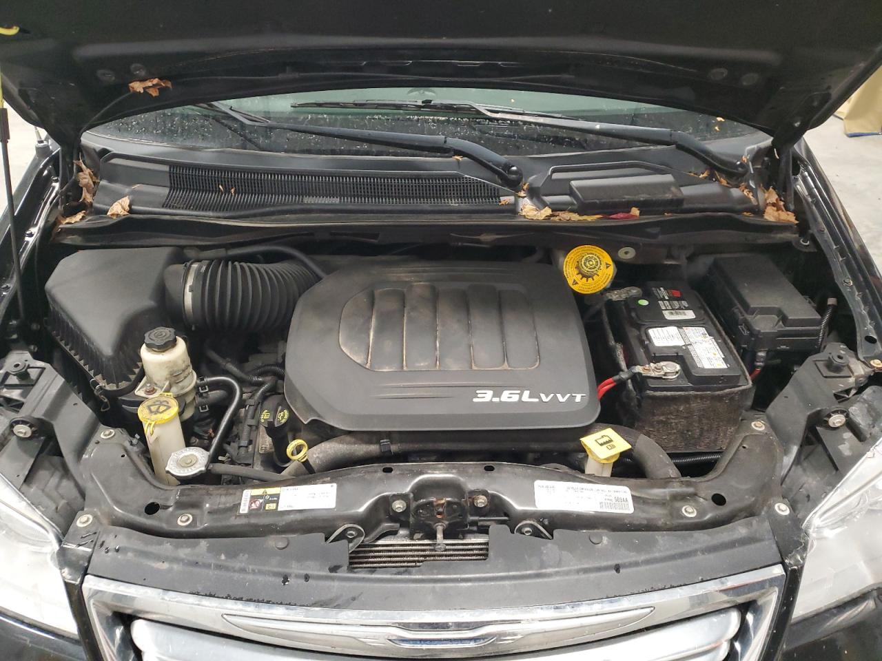 2016 Chrysler Town & Country Touring L VIN: 2C4RC1CGXGR285688 Lot: 82748405