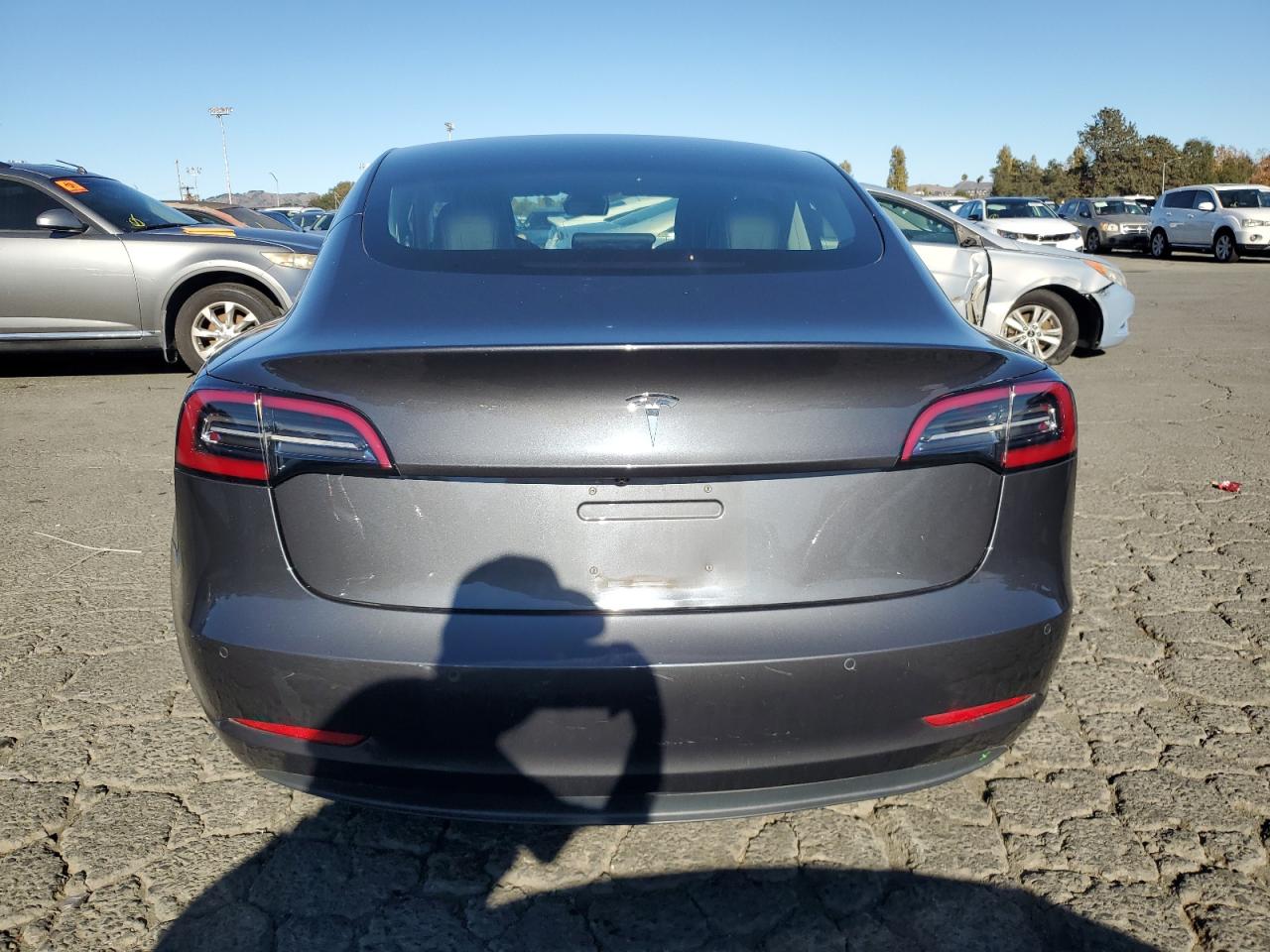 2018 Tesla Model 3 VIN: 5YJ3E1EA2JF059303 Lot: 90257245