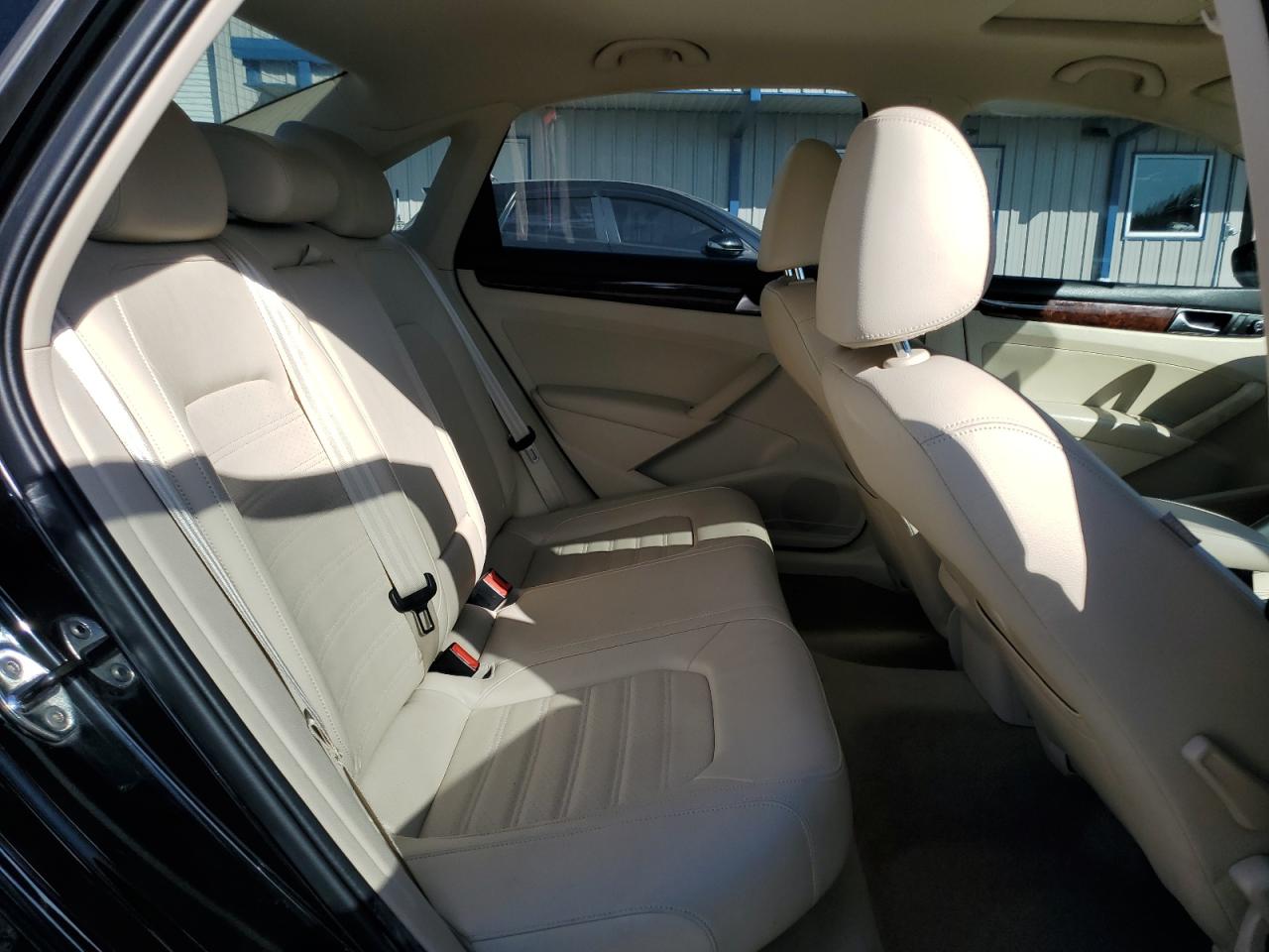 2012 Volkswagen Passat Sel VIN: 1VWCP7A3XCC015972 Lot: 85141575