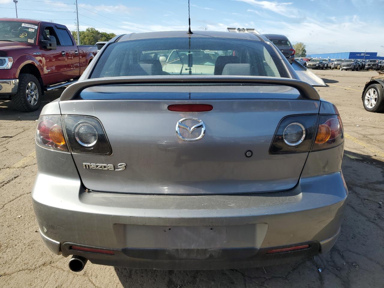 2005 Mazda 3 S VIN: JM1BK323451332925 Lot: 82414485