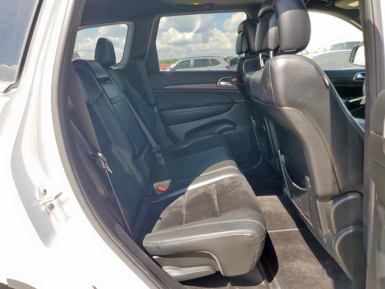 2015 Jeep Grand Cherokee Laredo VIN: 1C4RJEAG2FC677717 Lot: 85536725