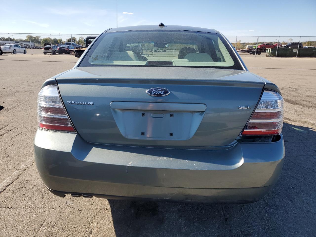 2008 Ford Taurus VIN: 1FAHP24W68G141138 Lot: 82574675