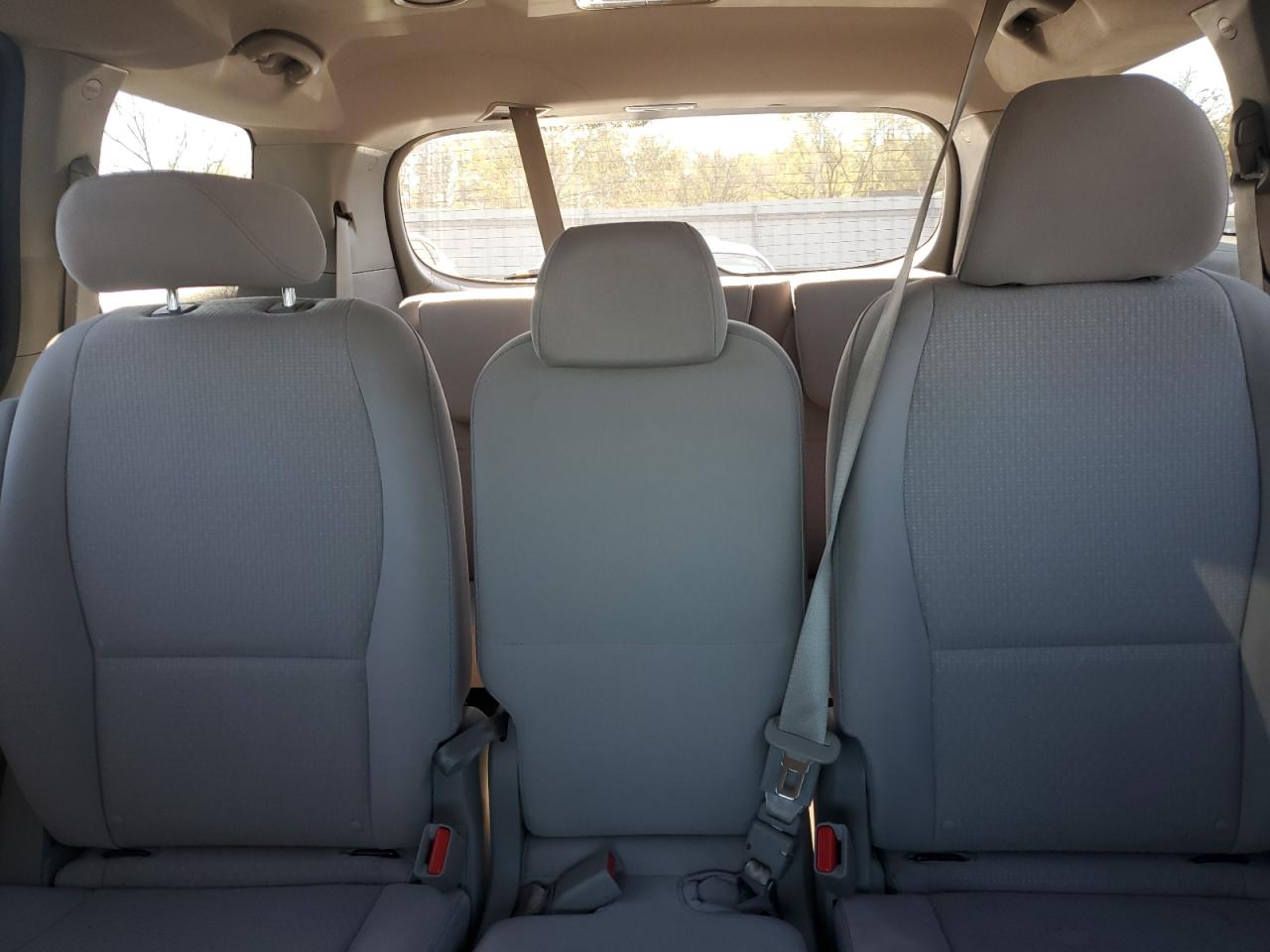 2018 Kia Sedona Lx VIN: KNDMB5C18J6397811 Lot: 87269095