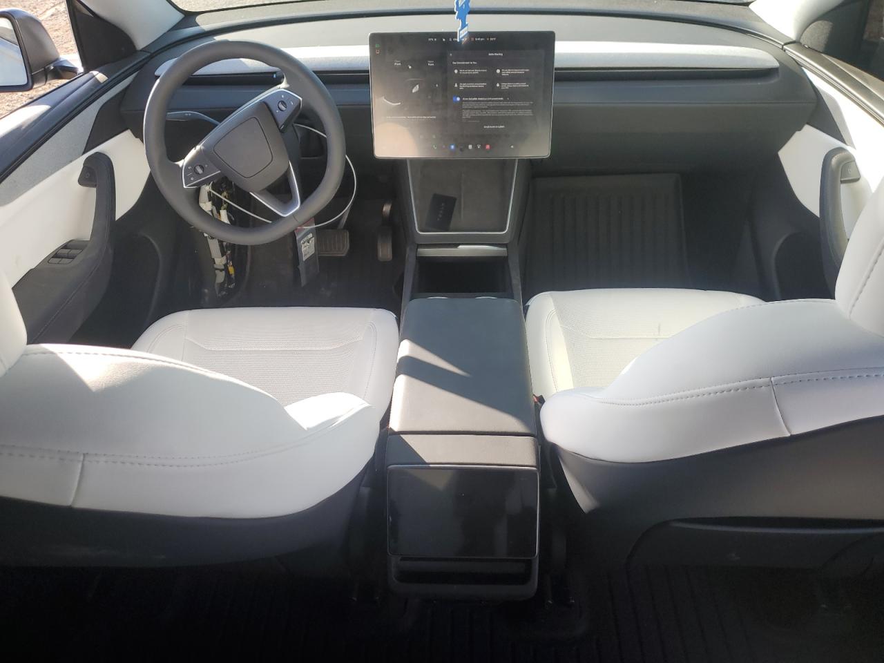 2026 Tesla Model Y VIN: 7SAYGDEE2TF339023 Lot: 90938565