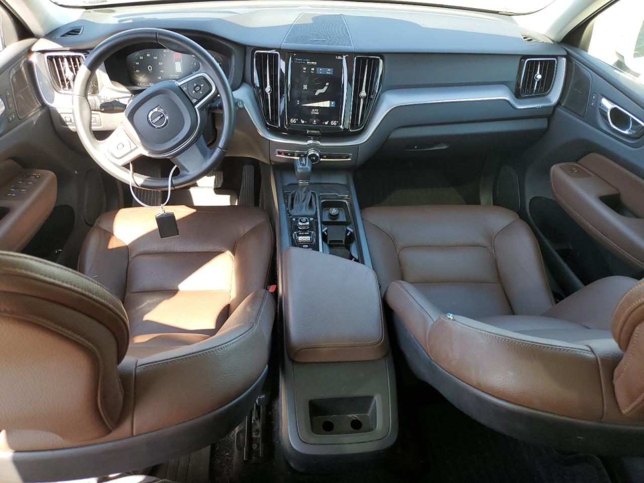 2020 Volvo Xc60 T5 Momentum VIN: YV4102RK8L1421271 Lot: 82360085