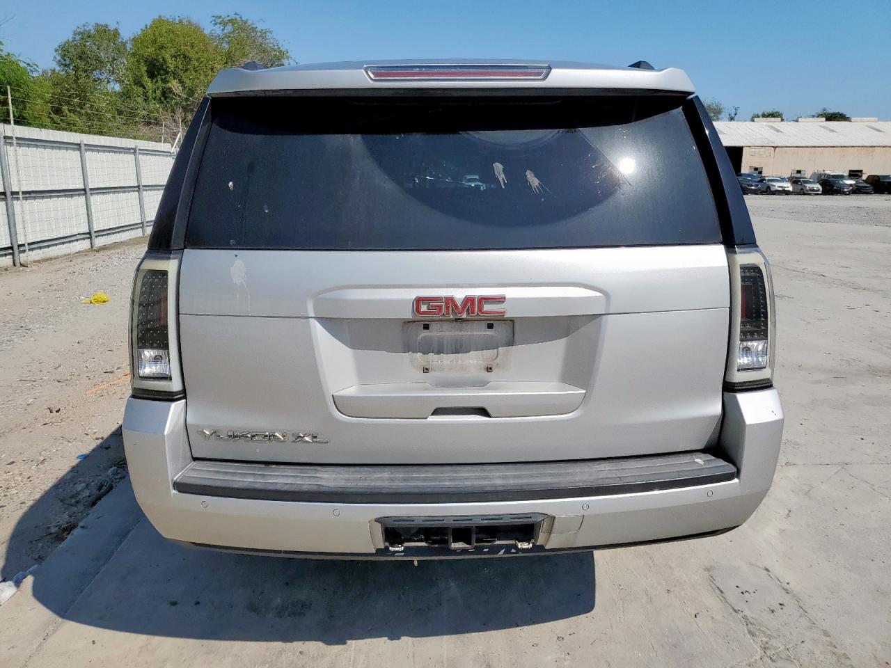 2015 GMC Yukon Xl C1500 Slt VIN: 1GKS1HKC2FR569596 Lot: 82008755