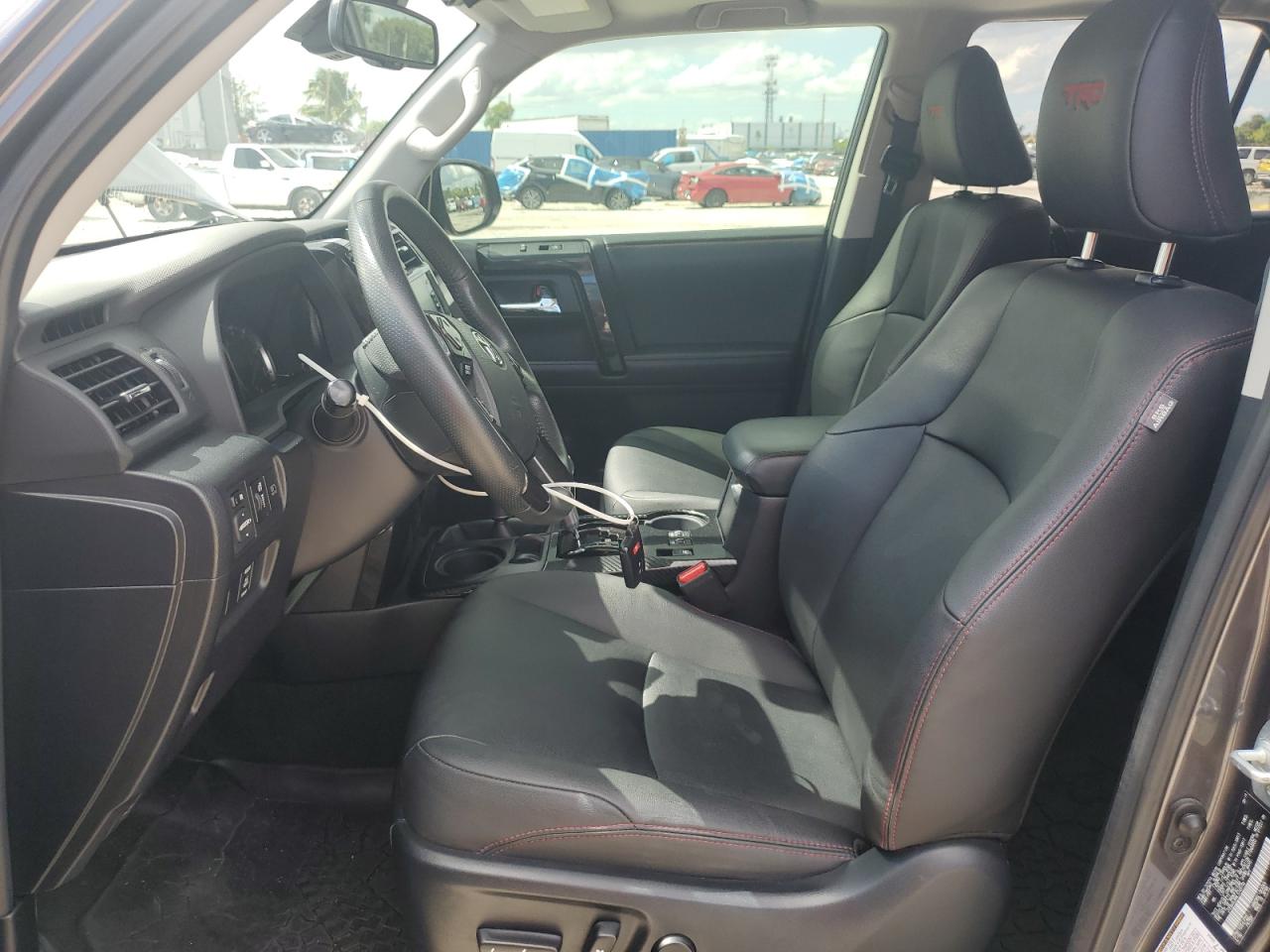 2020 Toyota 4Runner Sr5/Sr5 Premium VIN: JTEBU5JR8L5745198 Lot: 85705355