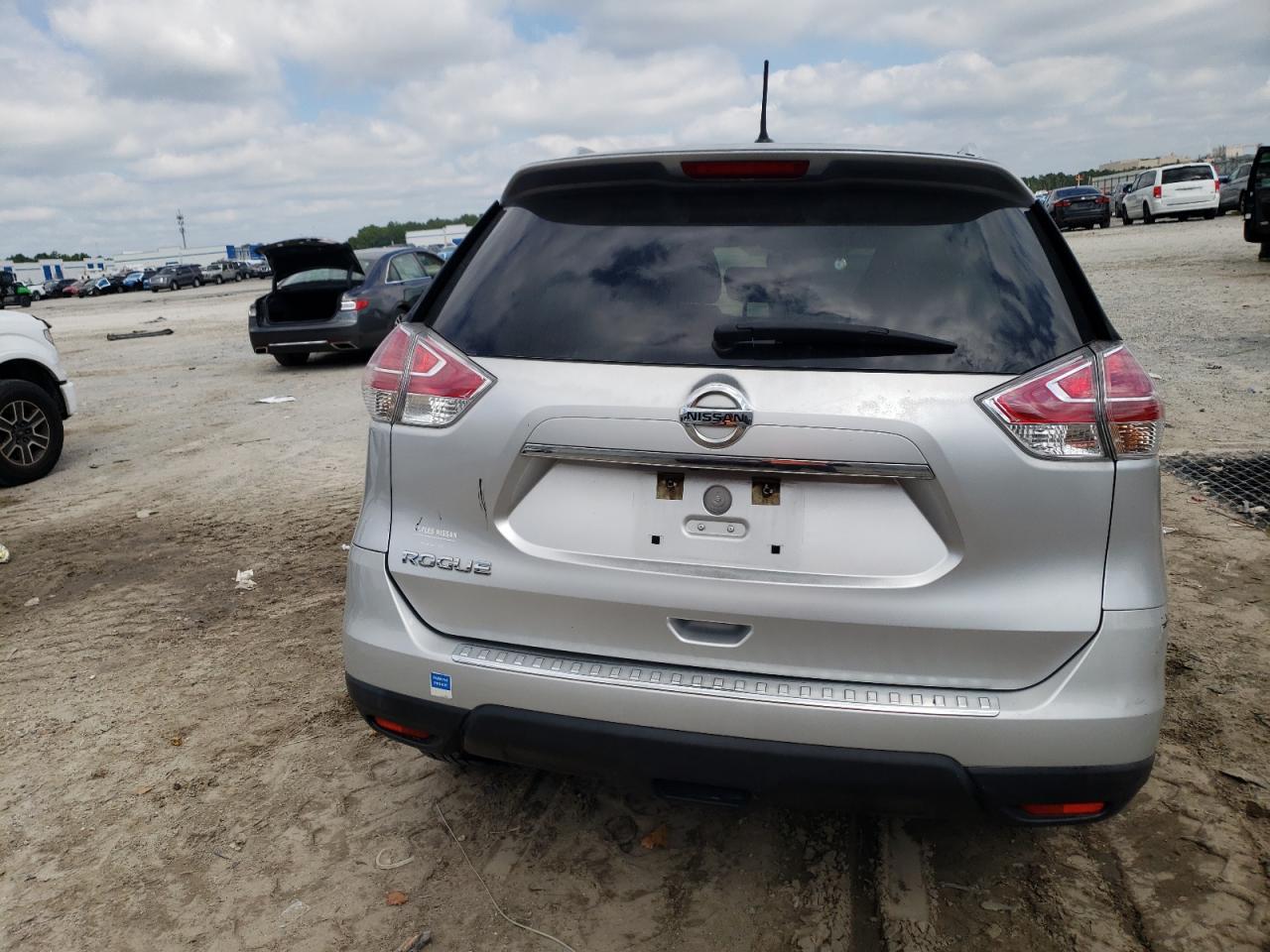 2016 Nissan Rogue S VIN: KNMAT2MT8GP732258 Lot: 81973015