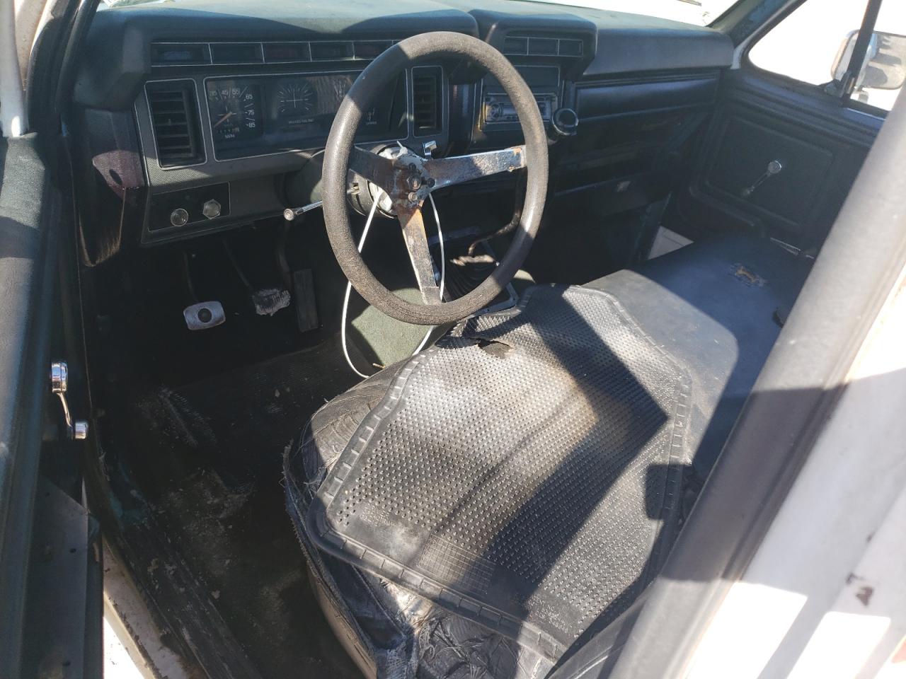 1982 Ford F100 VIN: 1FTCF10E2CNA67672 Lot: 89701185