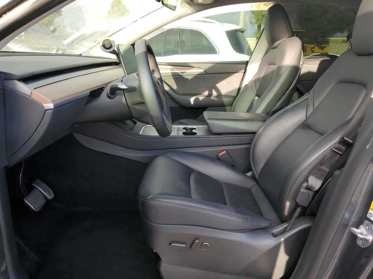 2023 Tesla Model Y VIN: 7SAYGDEE2PF928790 Lot: 84395625