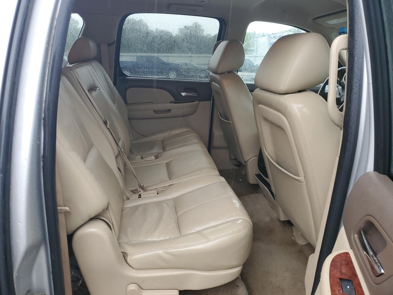 2010 Chevrolet Suburban C1500 Lt VIN: 1GNUCJE02AR202480 Lot: 85529905