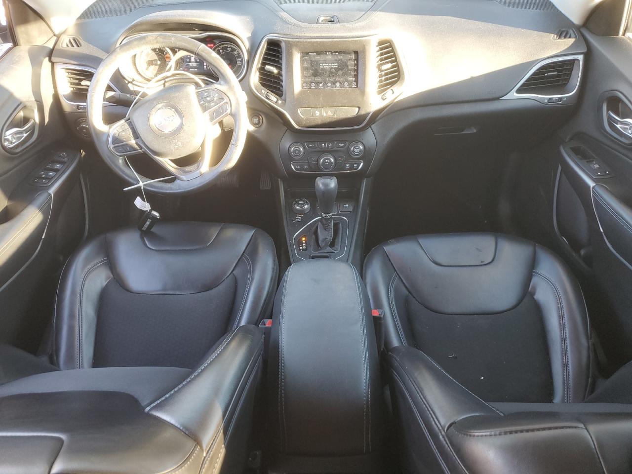 2019 Jeep Cherokee Latitude Plus VIN: 1C4PJMLB0KD355469 Lot: 82526605