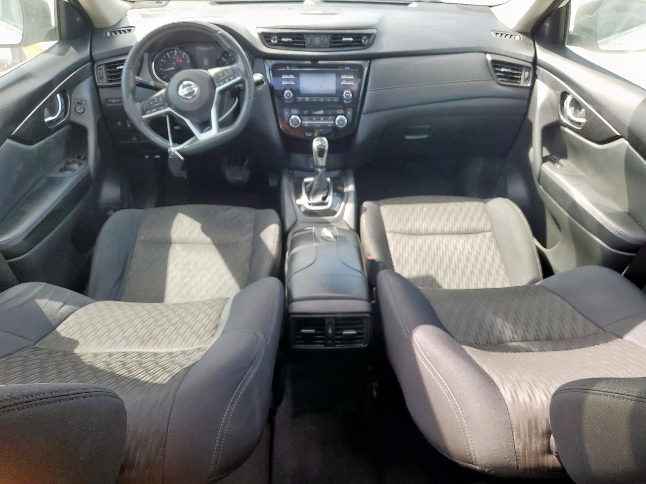 2017 Nissan Rogue Sv VIN: 5N1AT2MV0HC768581 Lot: 84964455