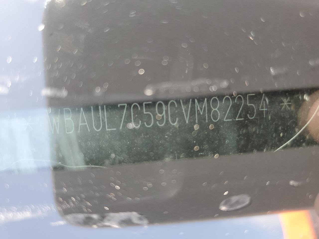 Фото: WBAUL7C59CVM82254
