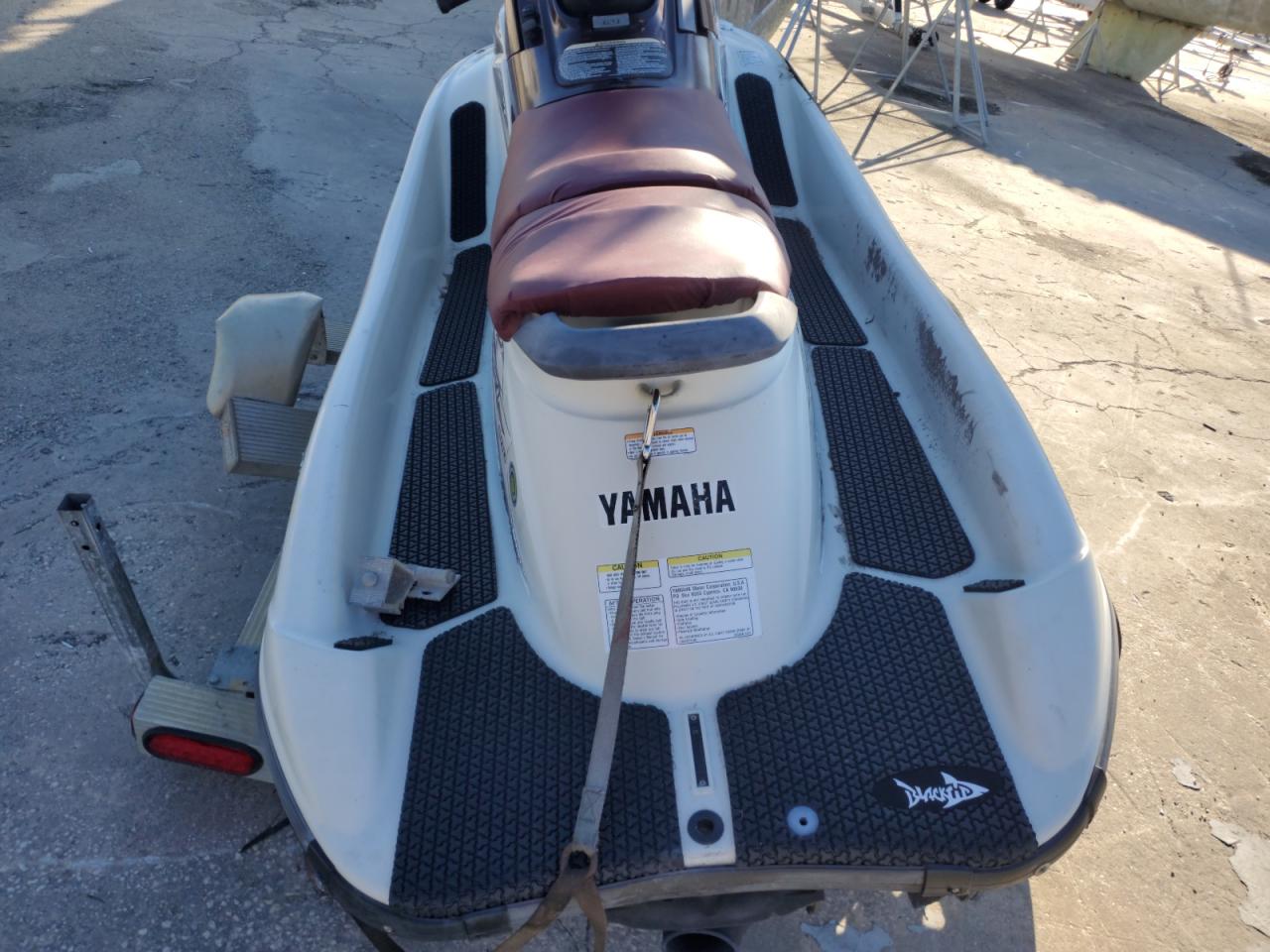 2000 Yamaha Waverunner VIN: YAMA4228B000 Lot: 91081415