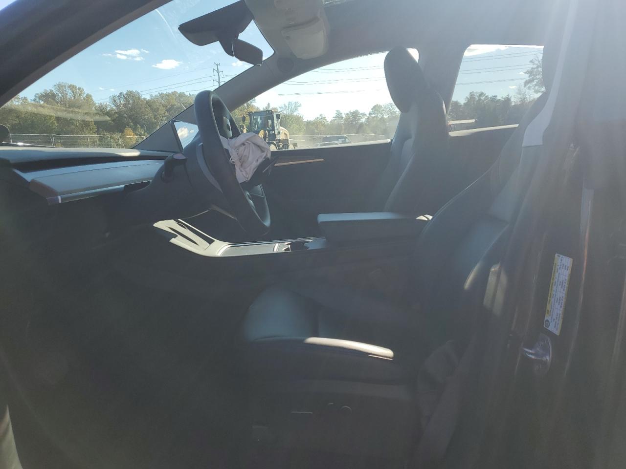 2024 Tesla Model Y VIN: 7SAYGDEE8RA270859 Lot: 89484765