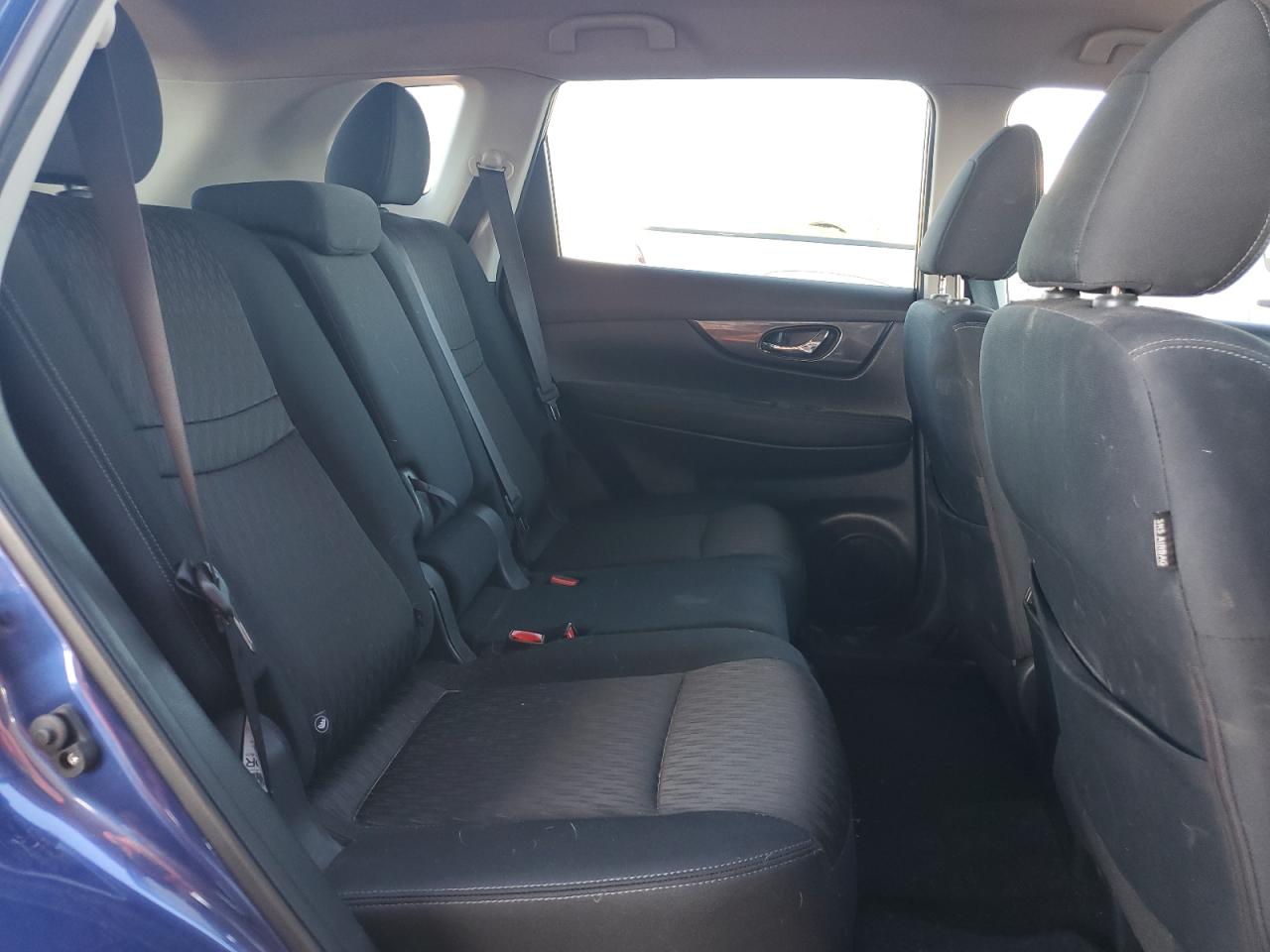 2017 Nissan Rogue S VIN: KNMAT2MT2HP600422 Lot: 82304905