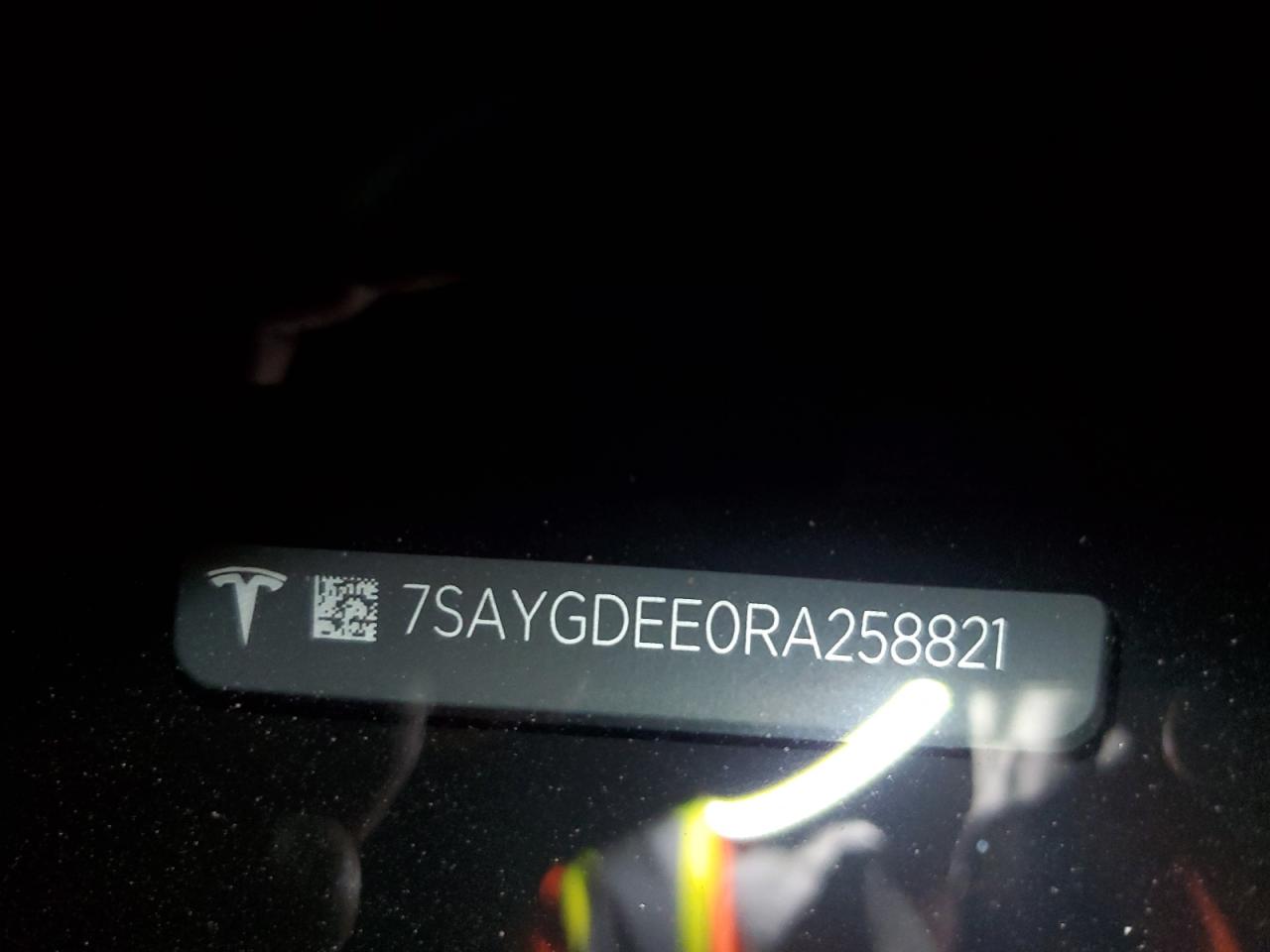 2024 Tesla Model Y VIN: 7SAYGDEE0RA258821 Lot: 85005895