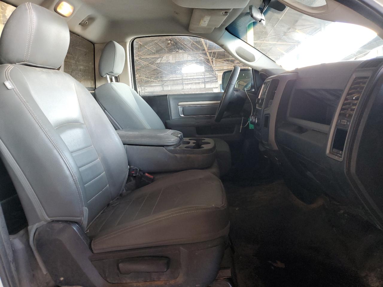 2017 Ram 1500 St VIN: 3C6JR7DG5HG654856 Lot: 86330115