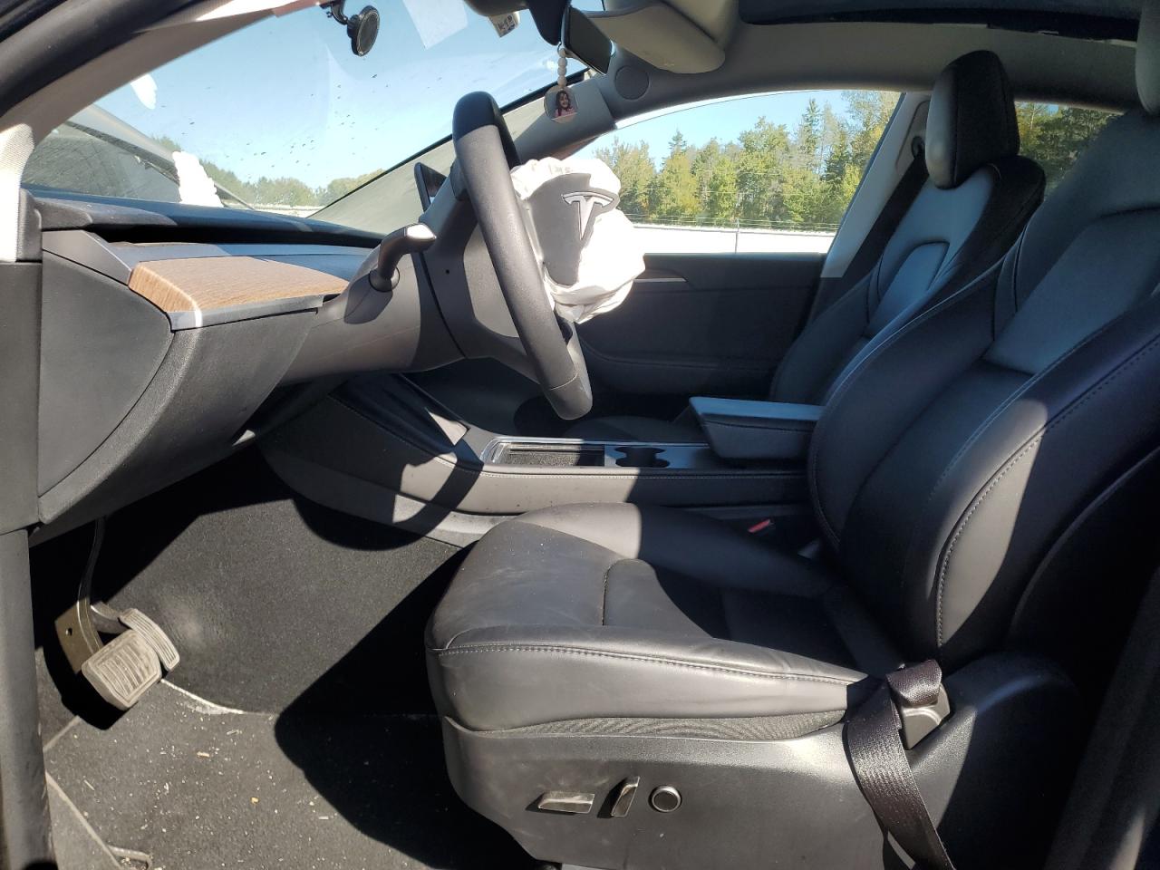 2024 Tesla Model Y VIN: 7SAYGAEEXRF995297 Lot: 85151935