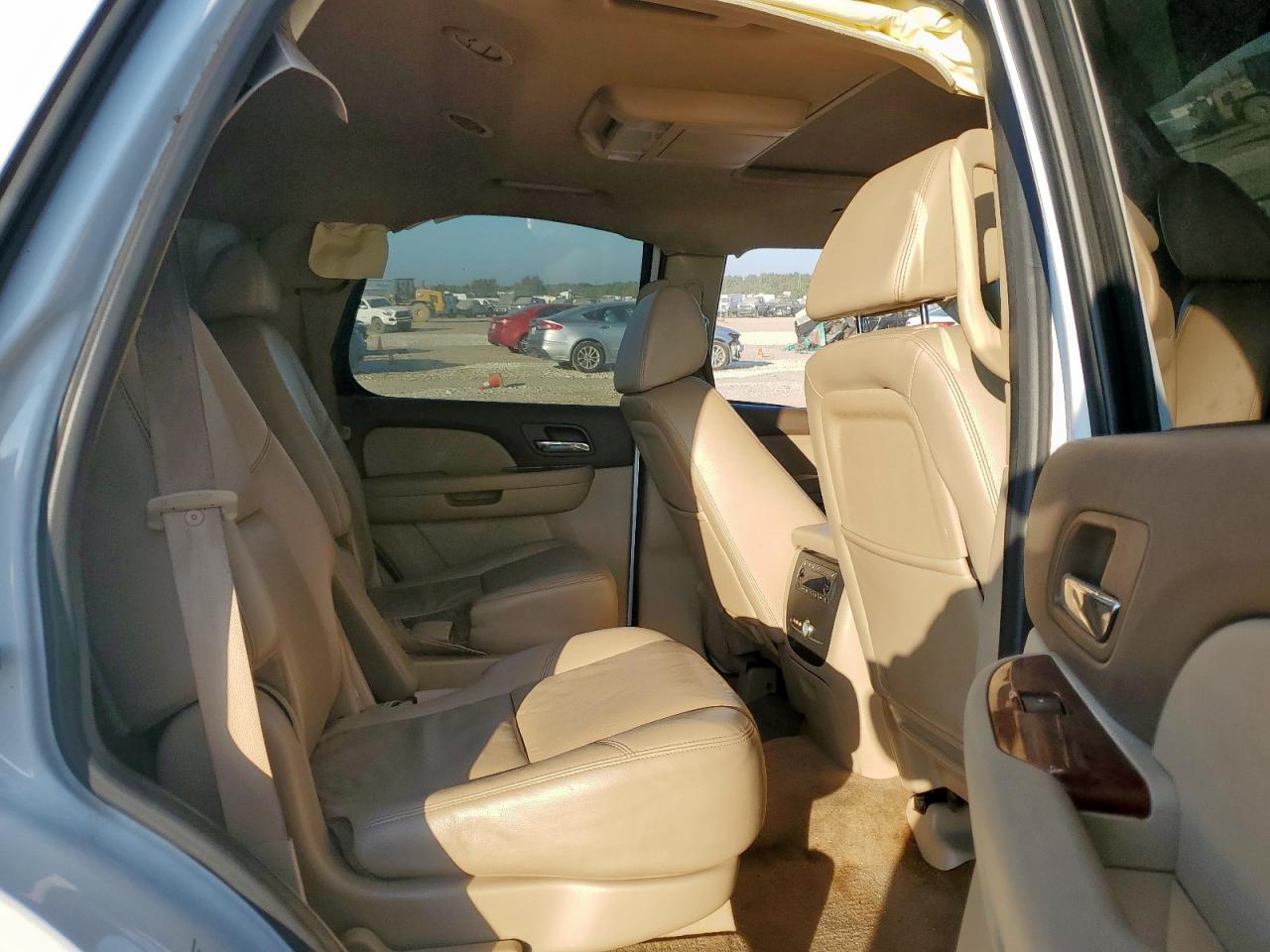 2009 Chevrolet Tahoe C1500 Ltz VIN: 1GNFC33019R104477 Lot: 85914105