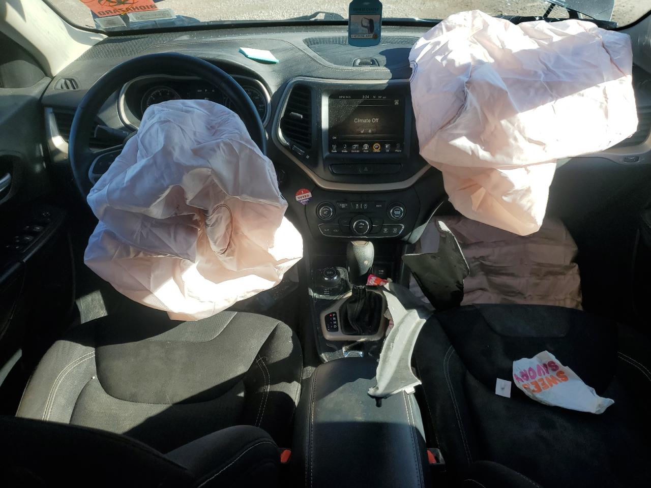 2016 Jeep Cherokee Latitude VIN: 1C4PJMCS9GW372492 Lot: 85729185