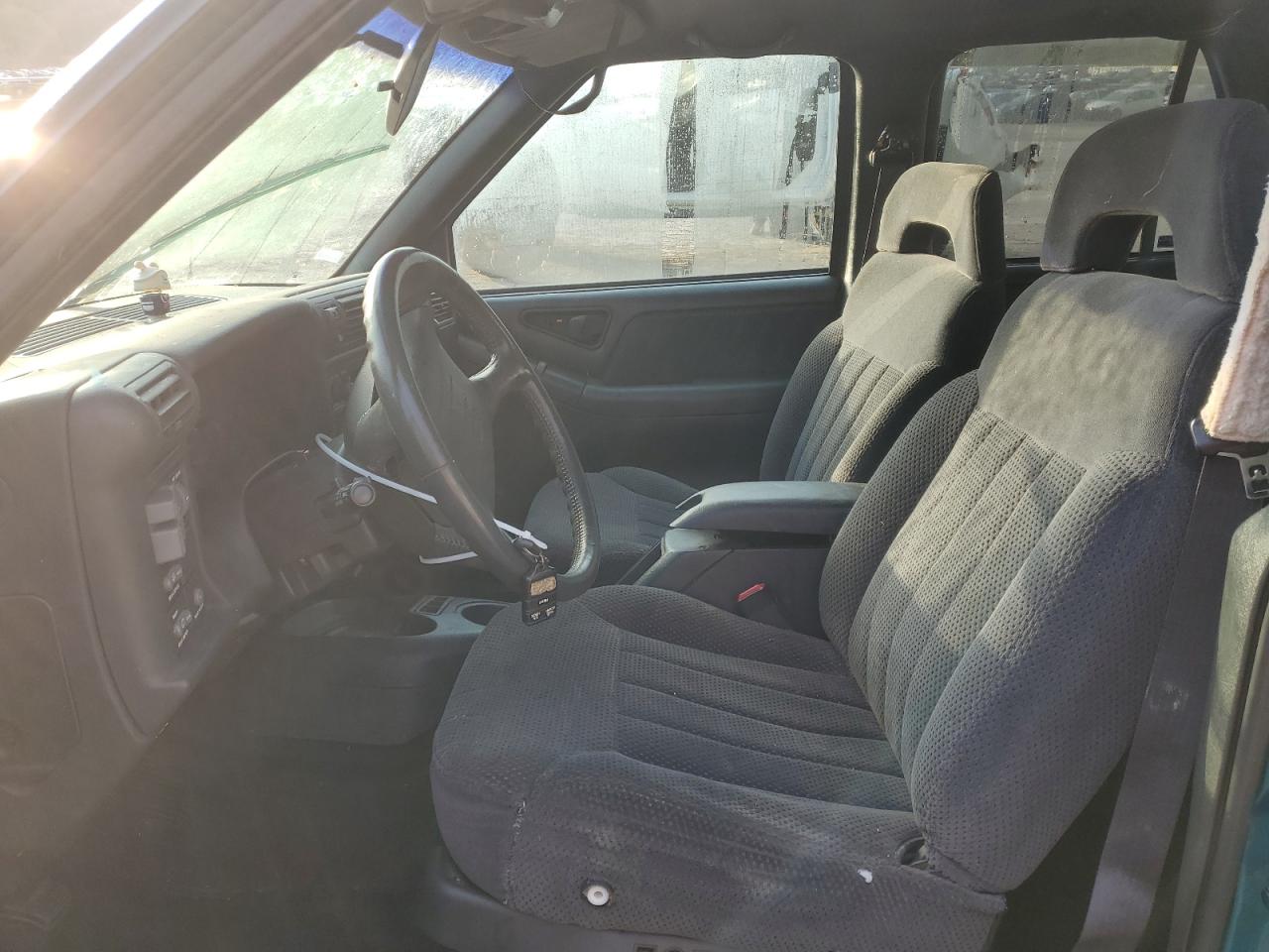 1995 Chevrolet Blazer VIN: 1GNDT13W6S2113609 Lot: 87248275