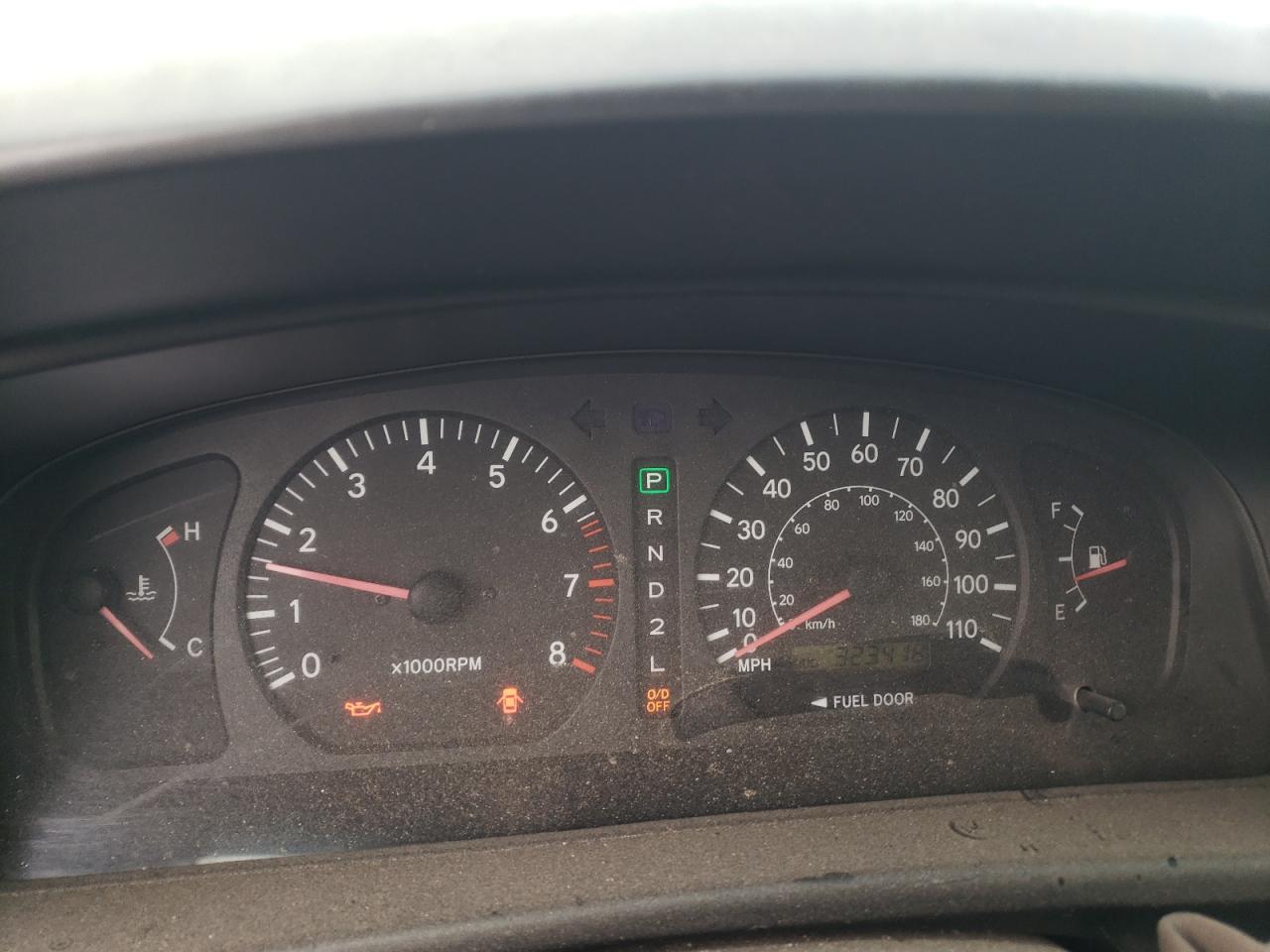 1998 Toyota Sienna Le VIN: 4T3ZF13C5WU057946 Lot: 82632275