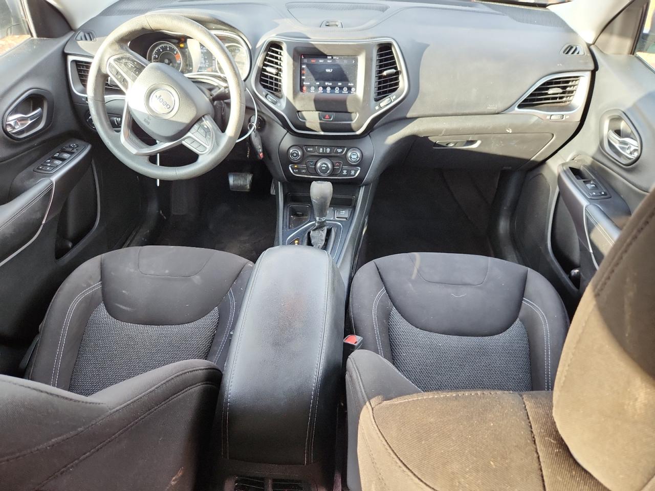 2019 Jeep Cherokee Latitude VIN: 1C4PJLCB8KD221612 Lot: 82240535