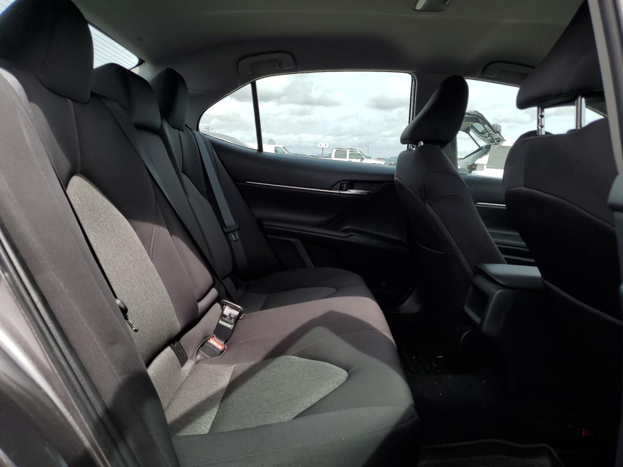 2019 Toyota Camry L VIN: 4T1B11HK2KU285518 Lot: 81914085