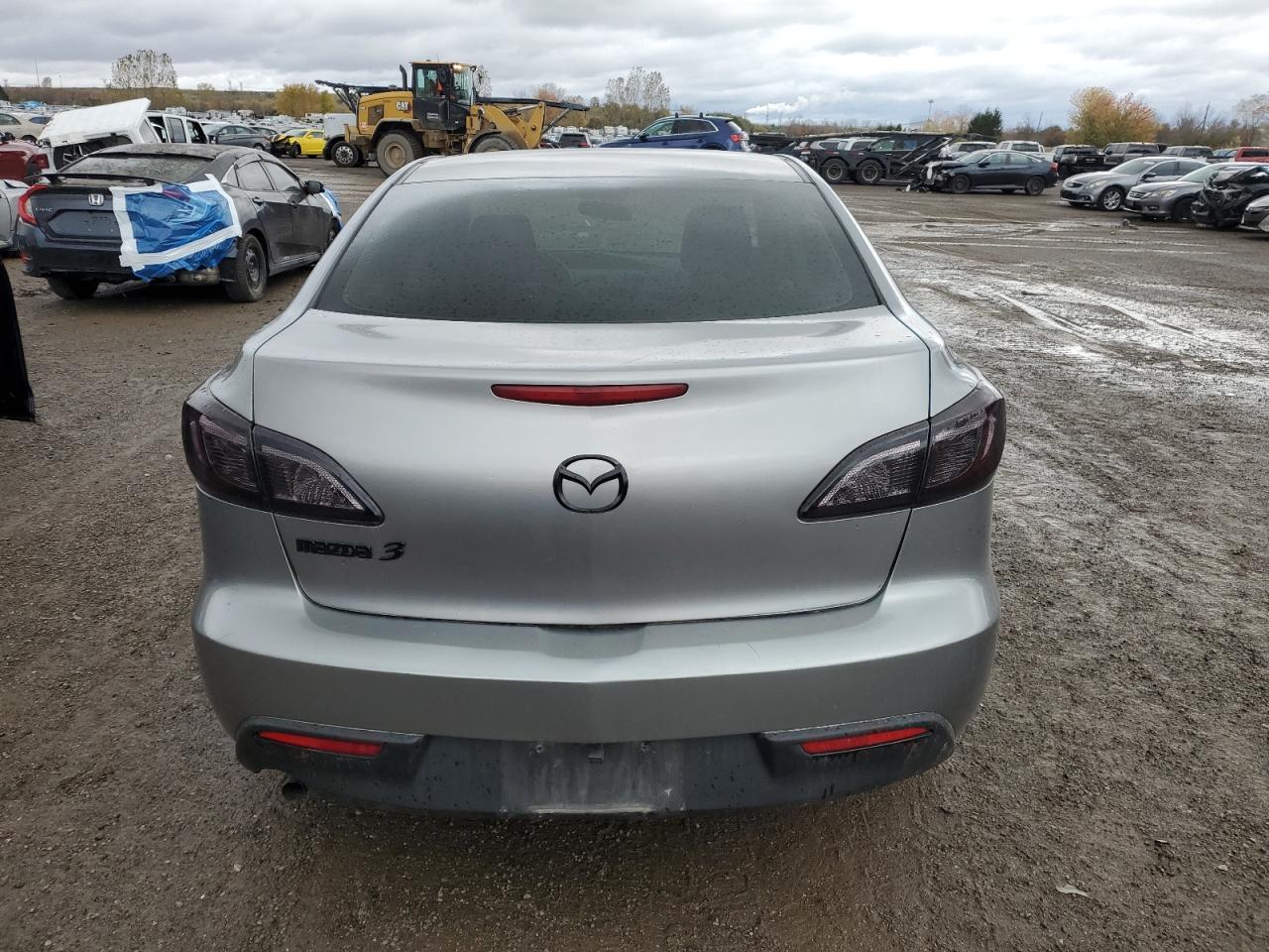 2011 Mazda 3 I VIN: JM1BL1VF1B1425372 Lot: 90684425