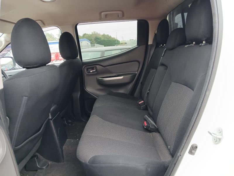 2015 MITSUBISHI L200 DOUBLE CAB DI-D 178 TITAN 4WD