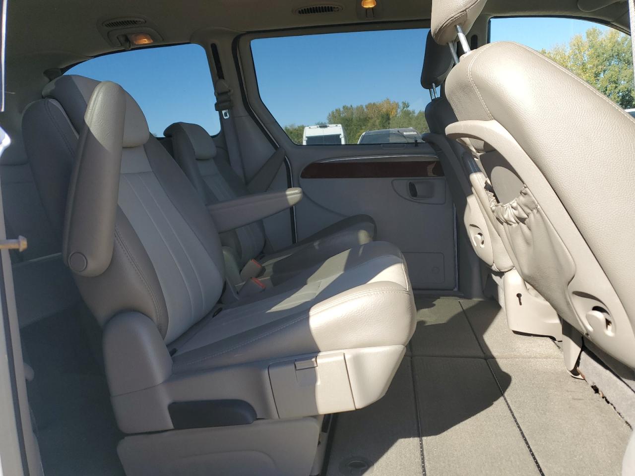 2006 Chrysler Town & Country Touring VIN: 2A4GP54L66R692950 Lot: 82706345